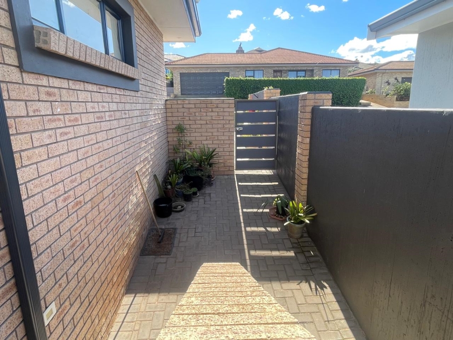 3 Bedroom Property for Sale in Monte Christo Western Cape